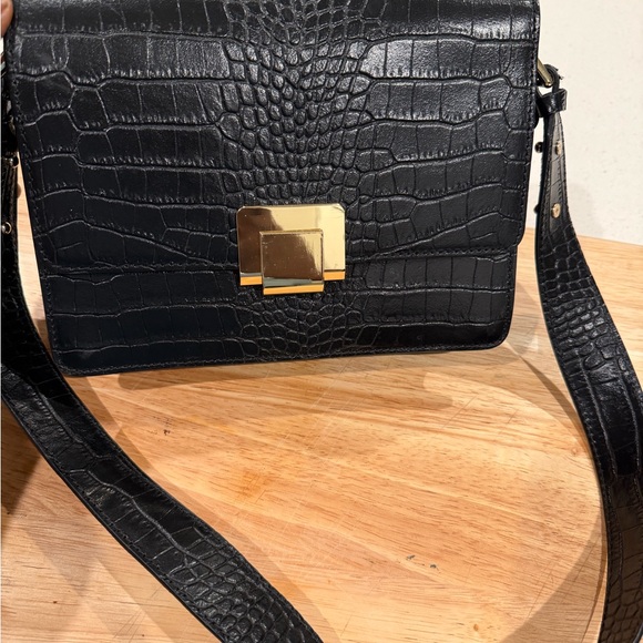 Camelia Roma black, croc-embossed leather crossbody bag - Picture 2 of 5